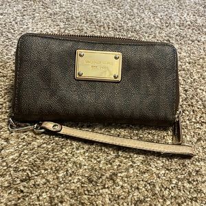 Micheal kors wallet